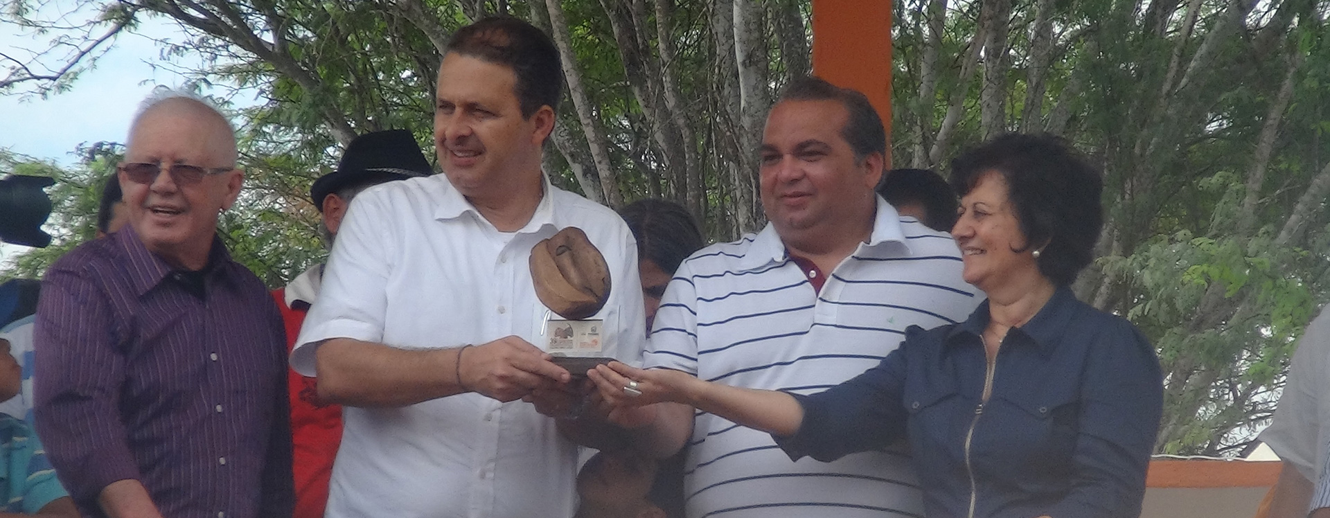 Dep Angelo(PE), Gov. Eduardo Campos (PE), Dep. Fábio Braga (MA) e Prefeita Gleide(Sertânia PE)